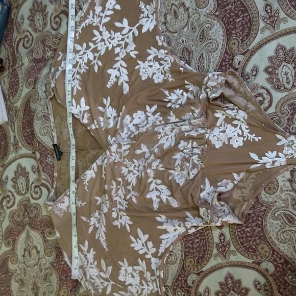 Size Small Dynamite long sleeve v-neck bodysuit - Picture 14 of 16